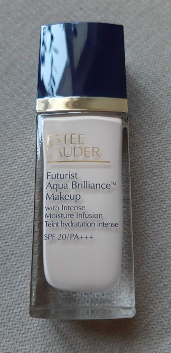 Podkład Estee Lauder Futurist Aqua Brilliance