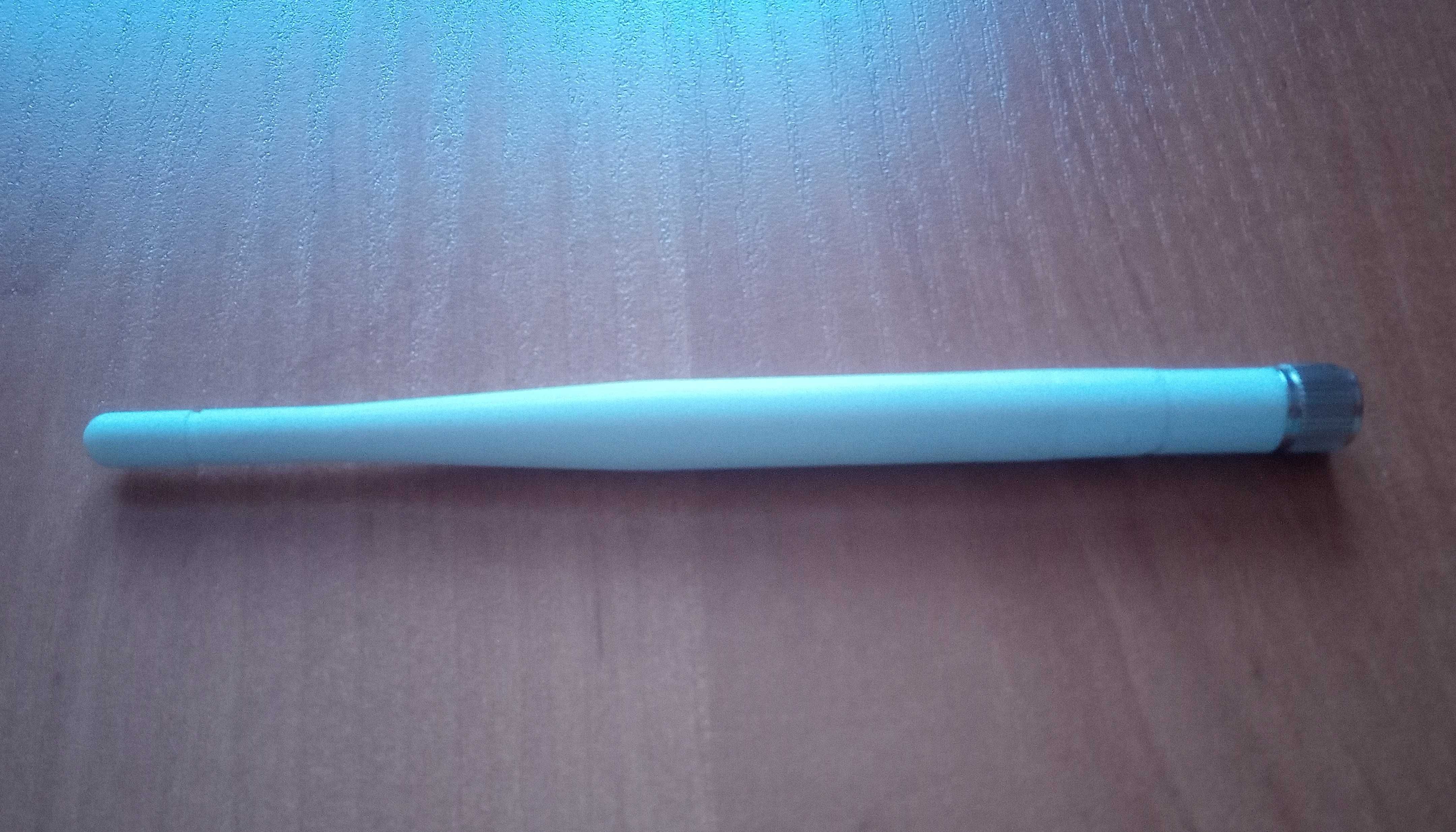 Antena Internetowa Wi-Fi 2.4Ghz do Routera wkręcana RP-SMA biała