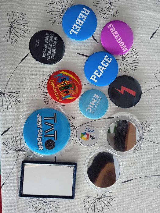 Przypinki, lusterka - peace freedom