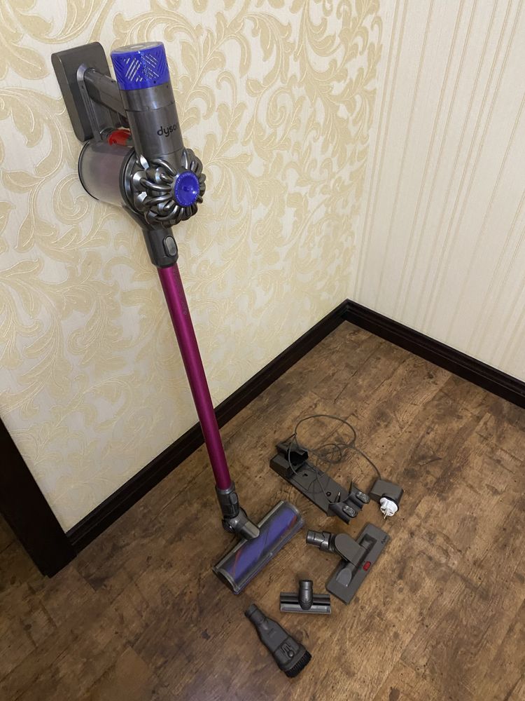Пылесос аккумуляторный Dyson V6 Absolute