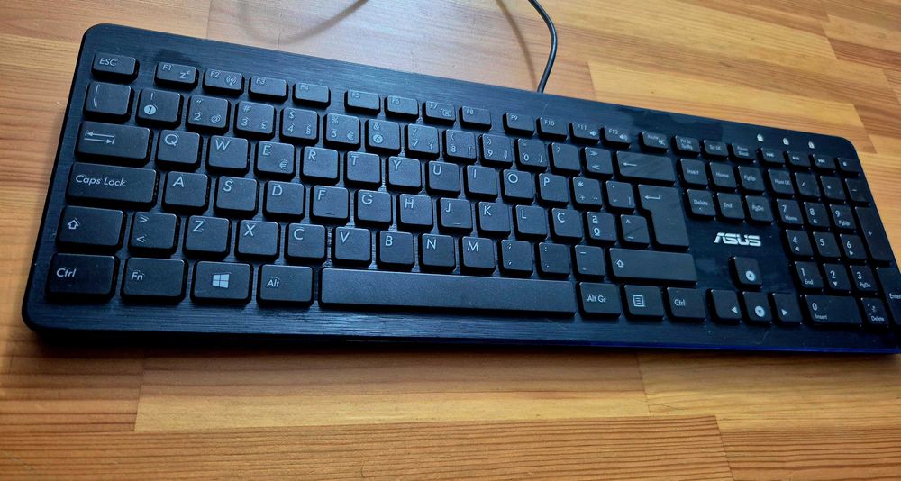 Teclado USB ASUS AK1D (Layout PT) - Slim - Multimédia
