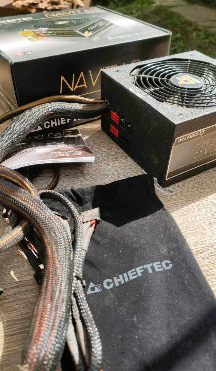 блокживлення 80+ Gold 1КВт 1000 Ват Navitas Chieftec 12B 1000Вт