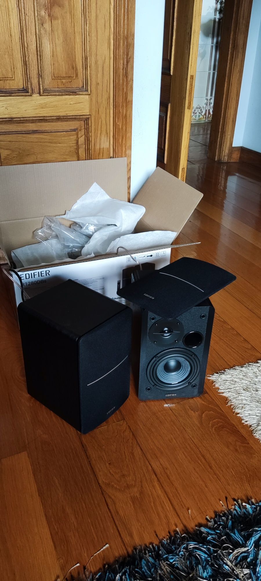 Colunas de som Edifier R1280BDBs NOVO C/Caixa