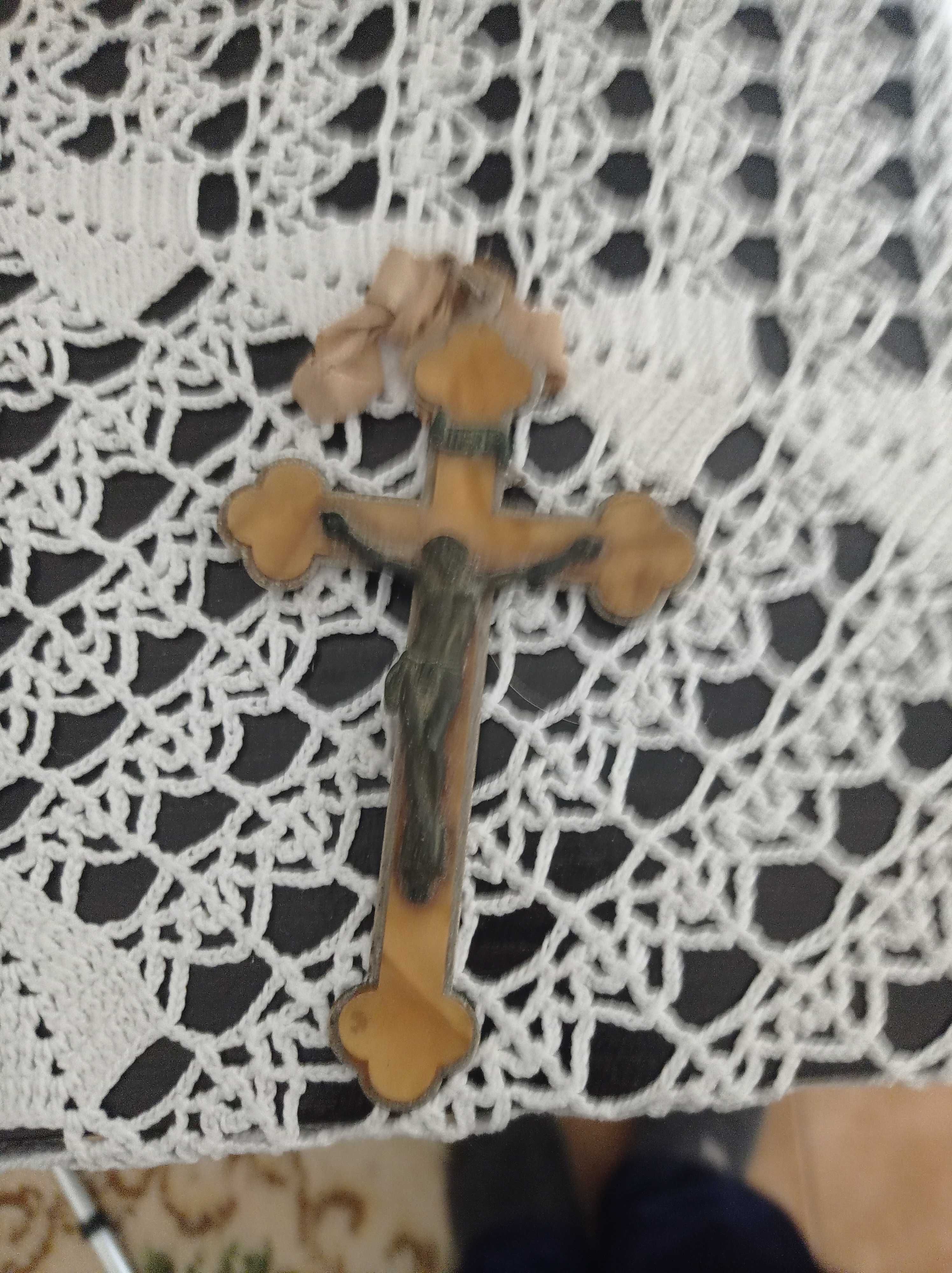 Crucifixos com muitos anos