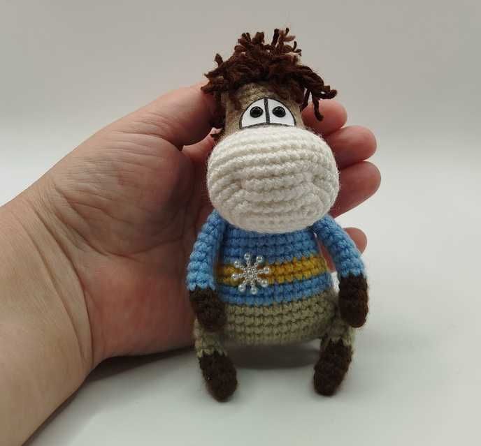 Лошадка в'язана іграшка ручна робота лошадь конь символ року