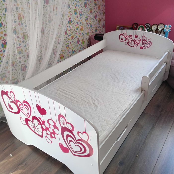 łóżko dla dziewczynki