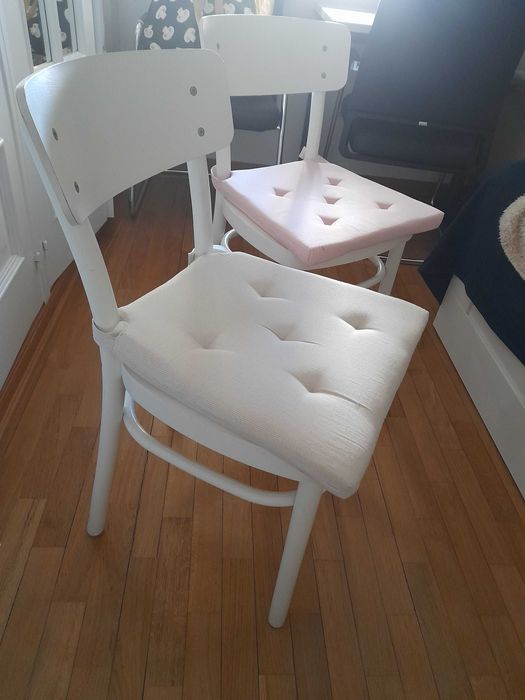 Cadeira com Almofada (duas)