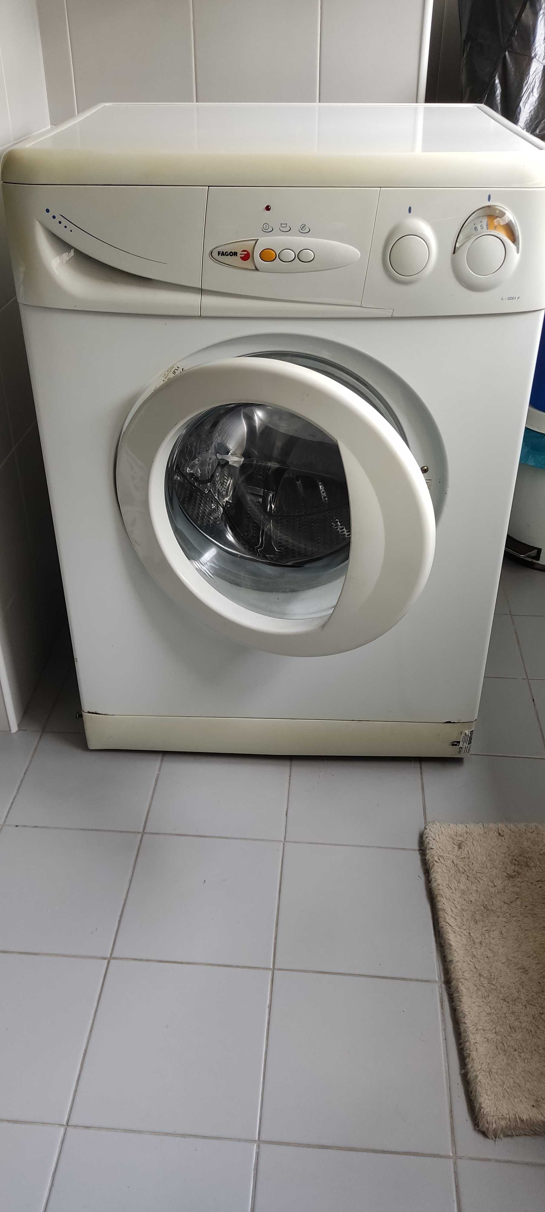 Máquina de lavar roupa Fagor [Completamente Funcional]