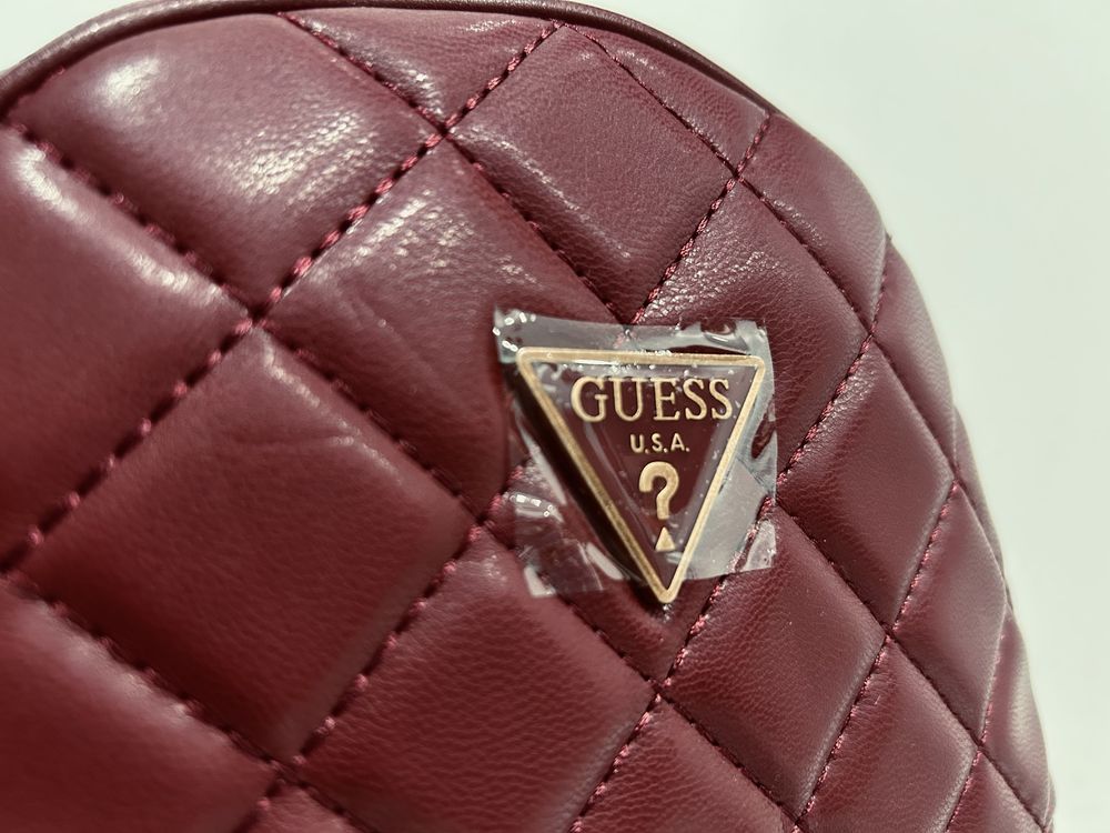 Mochila guess vermelha