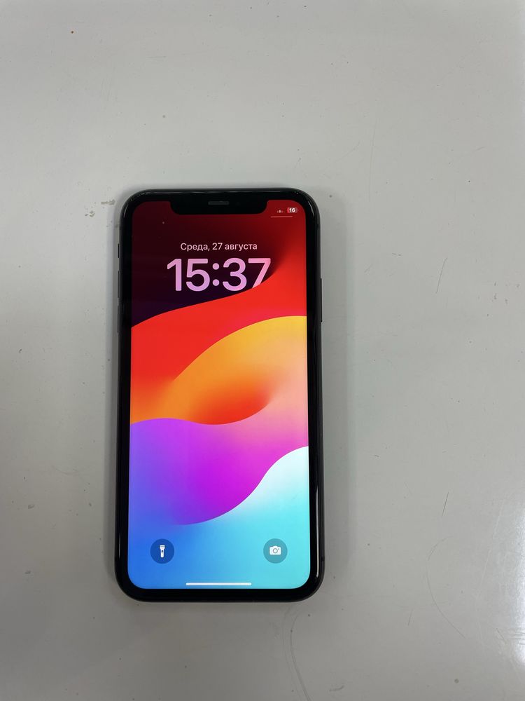 Iphone 11, 64Gb, темно-сірий в нормальному стані.