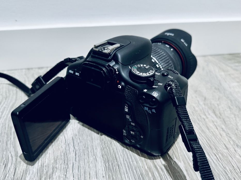 Canon 600D + lente Sigma DC 18-200