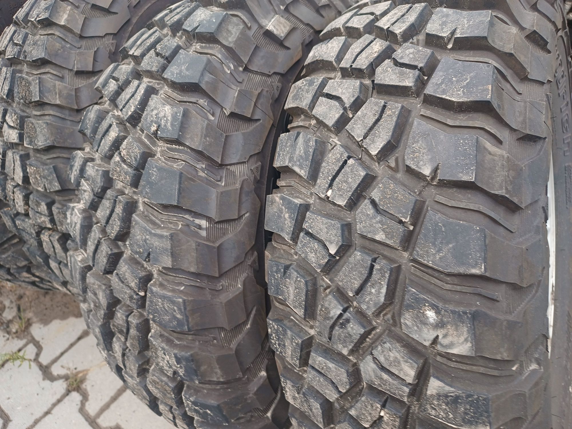 Koła terenowe 31x10.50r15 LT bfgoodrich mud-terrain t/a kmm3 toyota