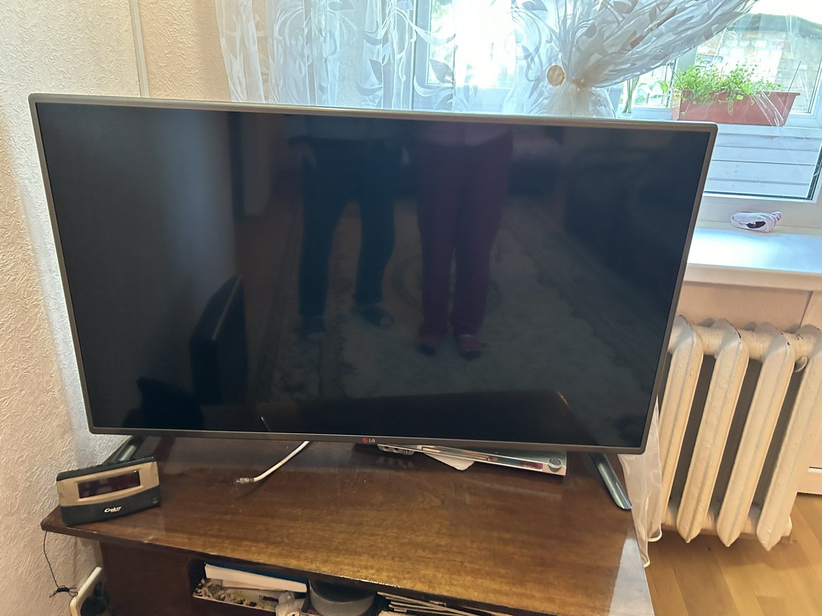 Телевізор LG 47LB561V