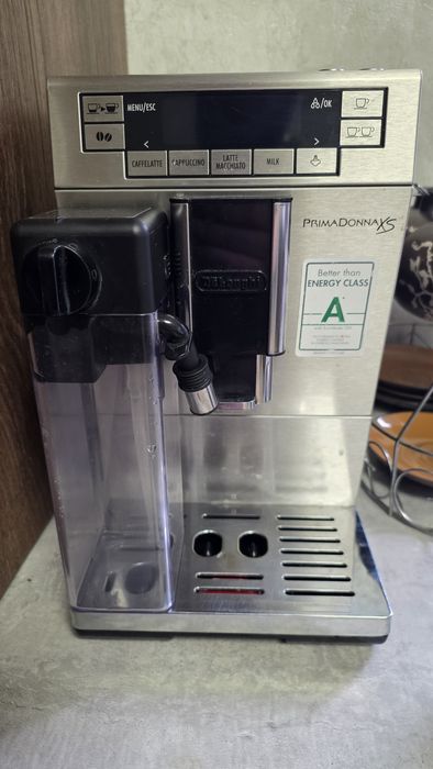 Кавомашинка Delonghi Prima Donna XS
