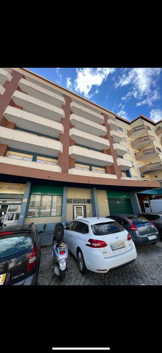 Arrenda se apartamento T4