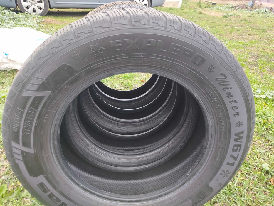 Продам шини 225/65/17