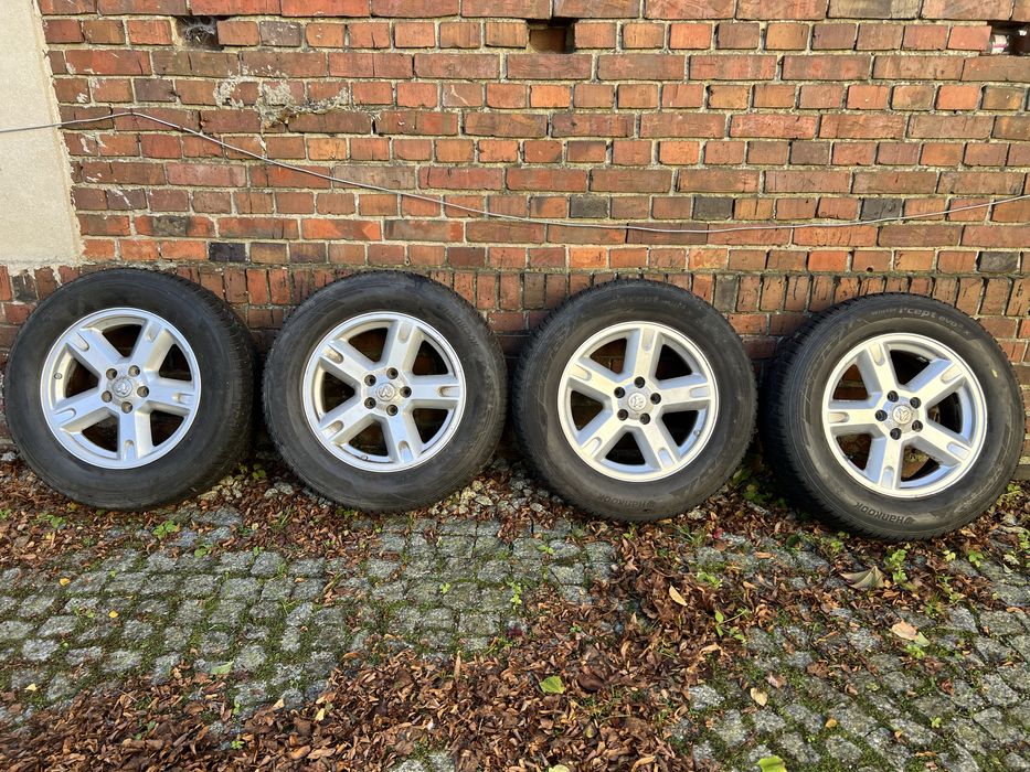 Opony zimowe 235/65 /17 Hankook z felgami 4 szt.
