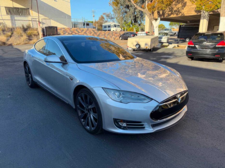 Tesla Model S Performance      2013