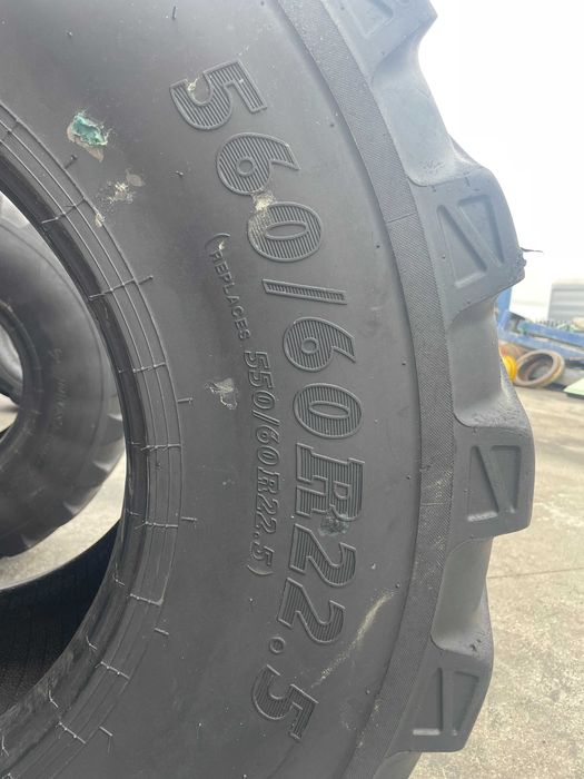 560/60R22.5 BKT FL630 JM960
