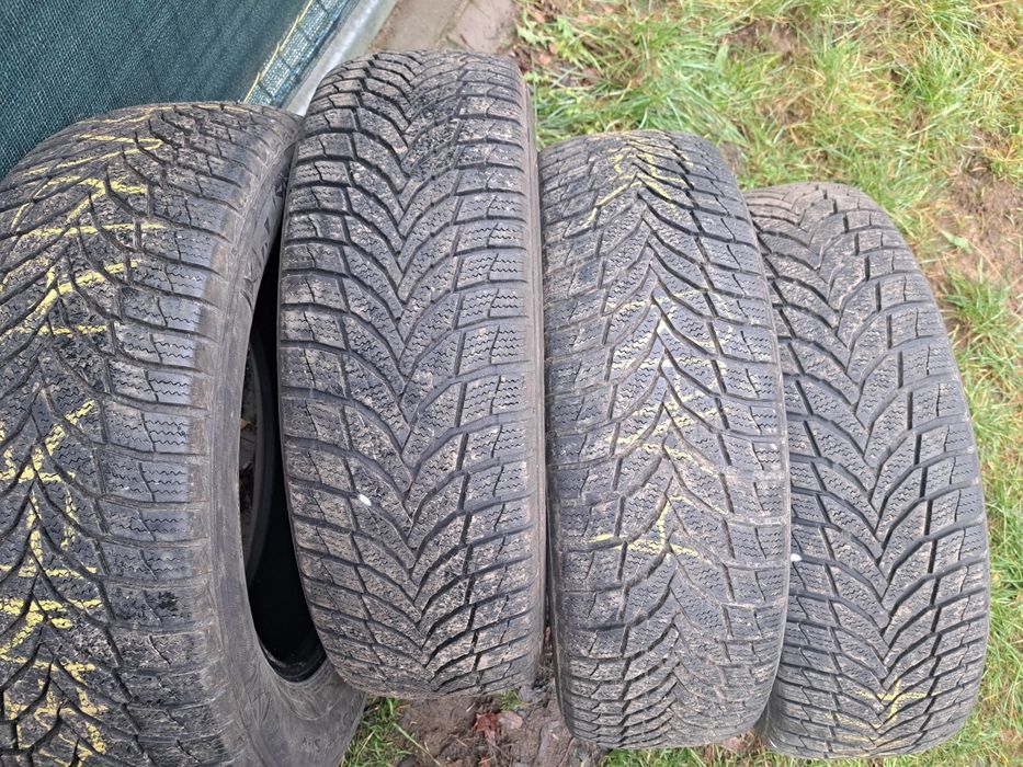 Opona zimowa 225/65R17
