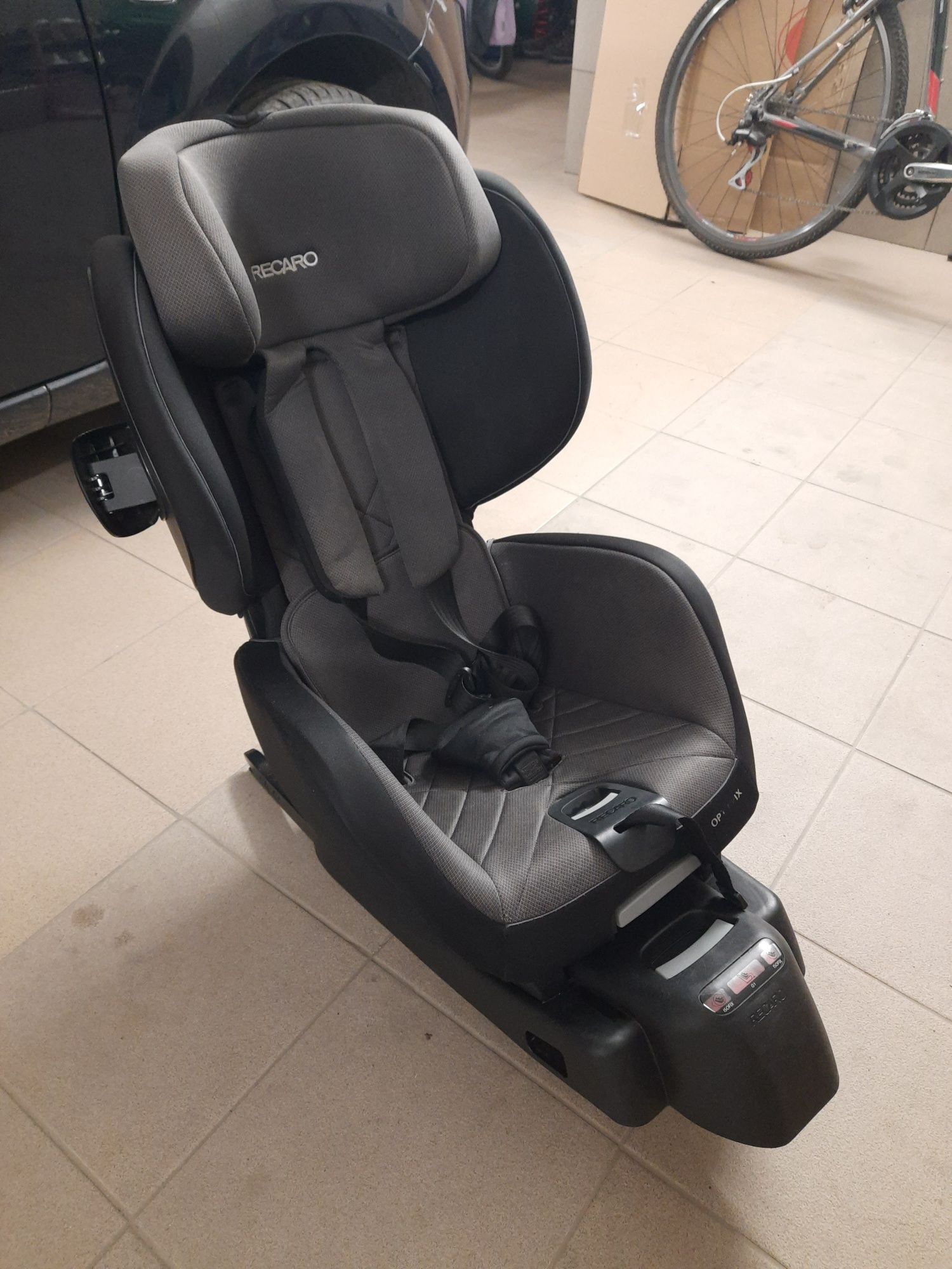 Fotelik samochodowy Recaro optiafix 9-18 kg