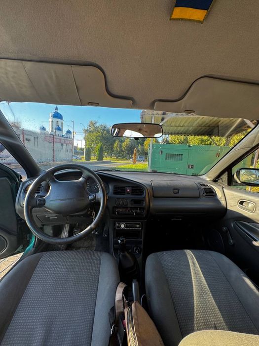 Mazda 323 1996 року