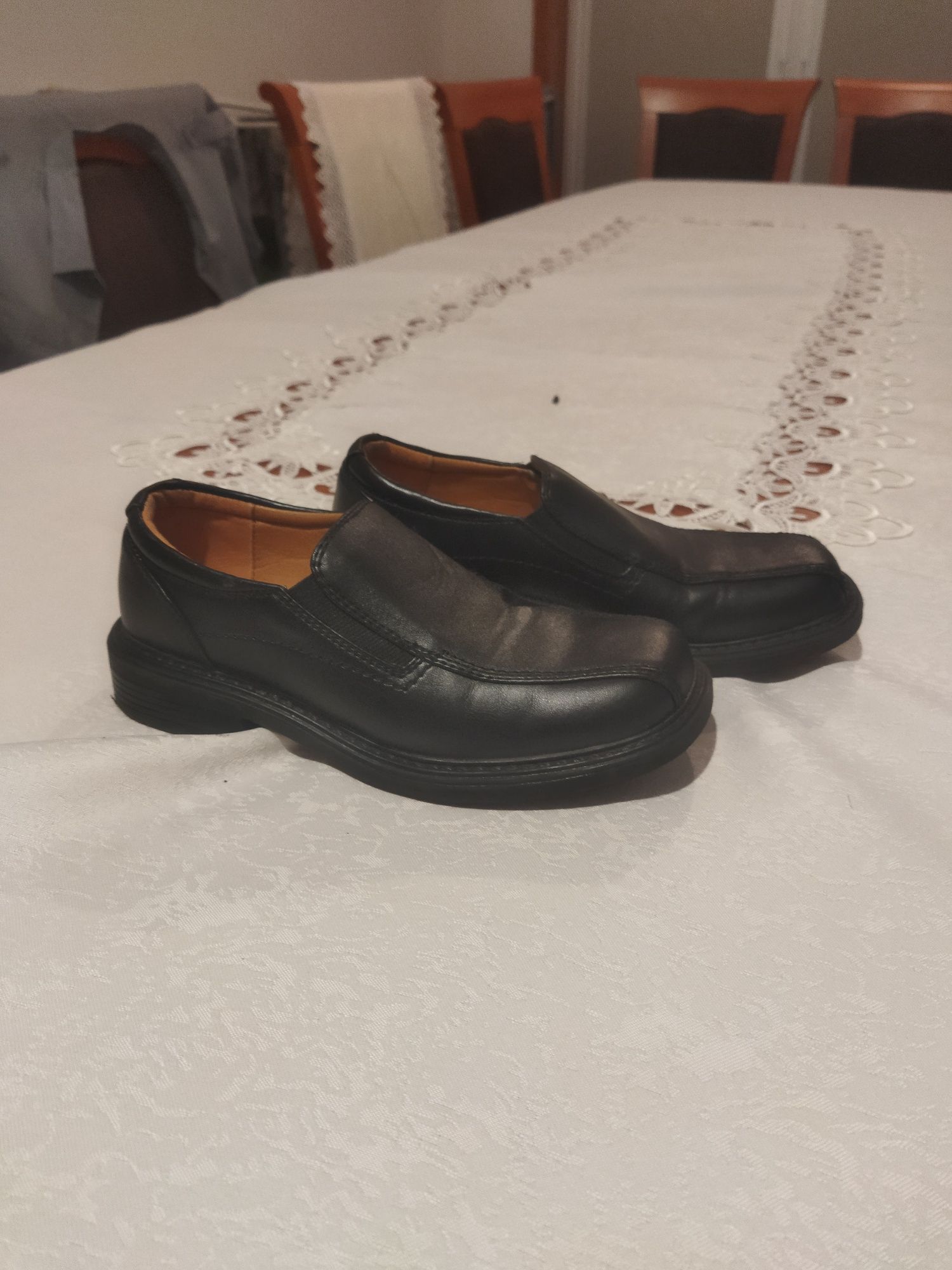 Eleganckie buty wizytowe 33 czarne garniturowe, mokasyny