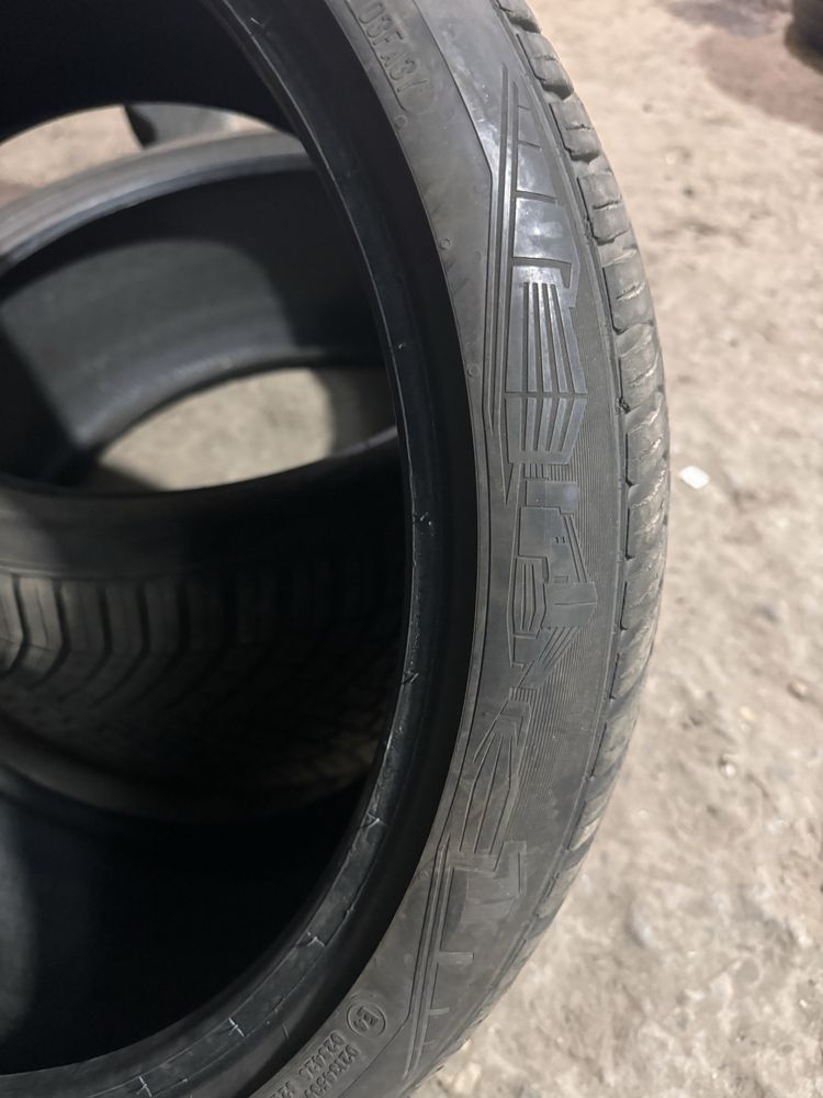 Continental AllSeasonContact 255/35 R19