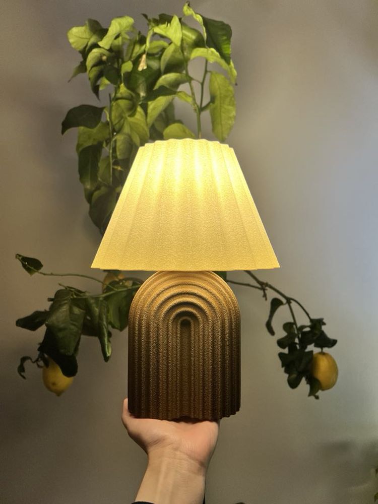 Lampka stołowa MOHE