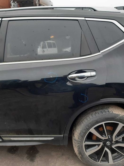 Дверка дверь задняя задня ліва левая ниссан Х-Треил рог rogue nissan
