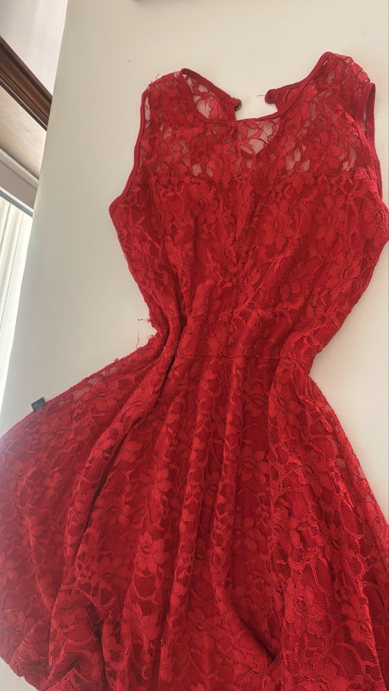 Vestido de renda vermelho
