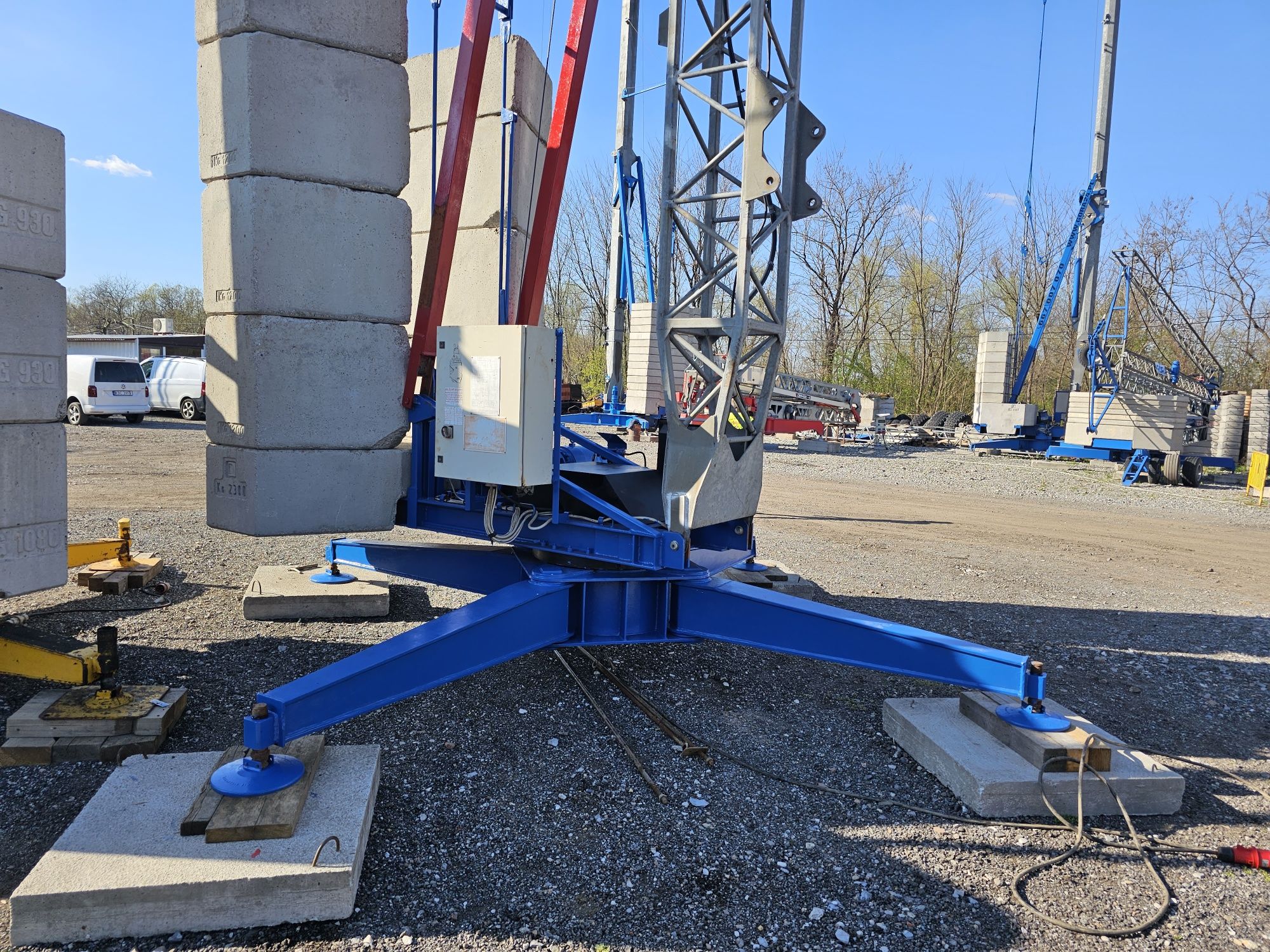 Żuraw dolnoobrotowy 26m 1600 kg żuraw szybkomontujący UDT