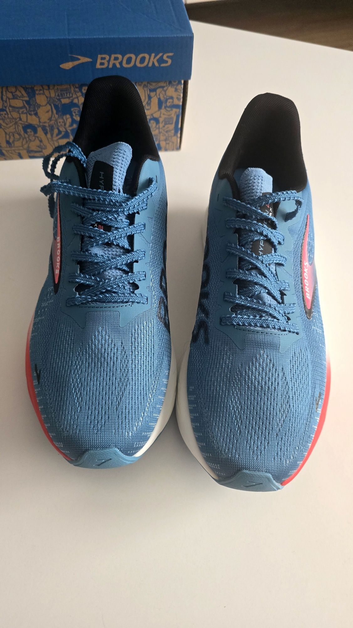 Brooks Hyperion Max 2