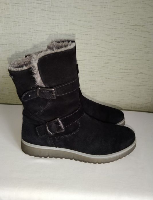 Продам зимові сапожки натуральний замш.