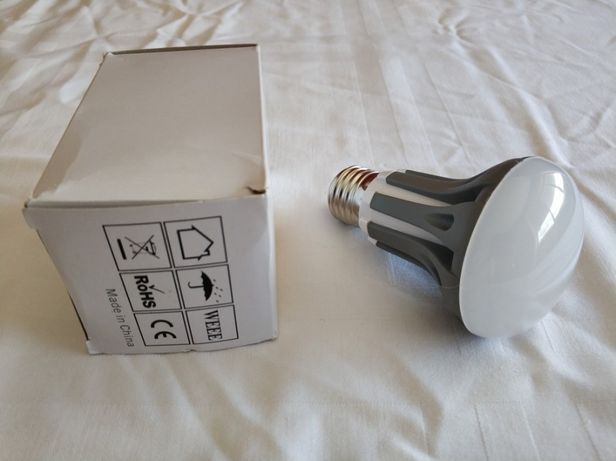 Lampada LED 8w (= 60w) Branco Quente (Rosca grossa)
