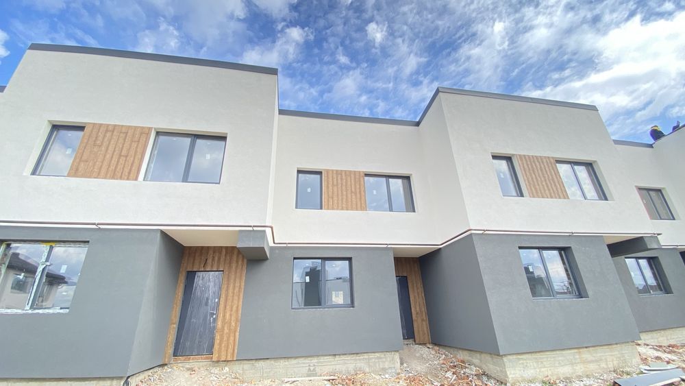 Продам готовий ТАУНХАУС з міськими комунікаціями, можливе розтермінува