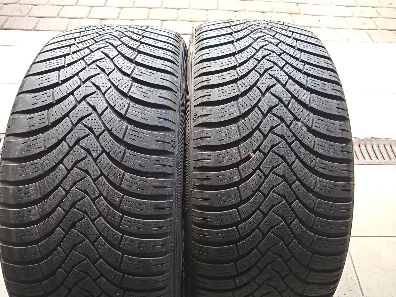 Opony zimowe Falken 235/50R18