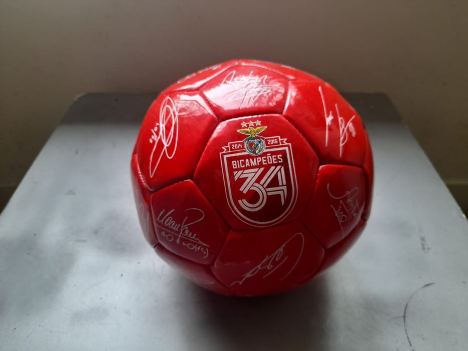Bola do SLB nova autografada