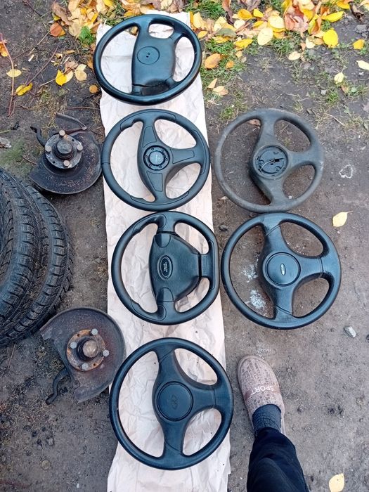 Продам  руль ваз класіка чищу гараж спродую всі запчастини