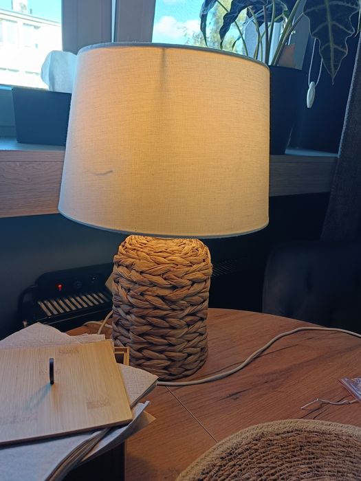 Lampa na stół, wiklina