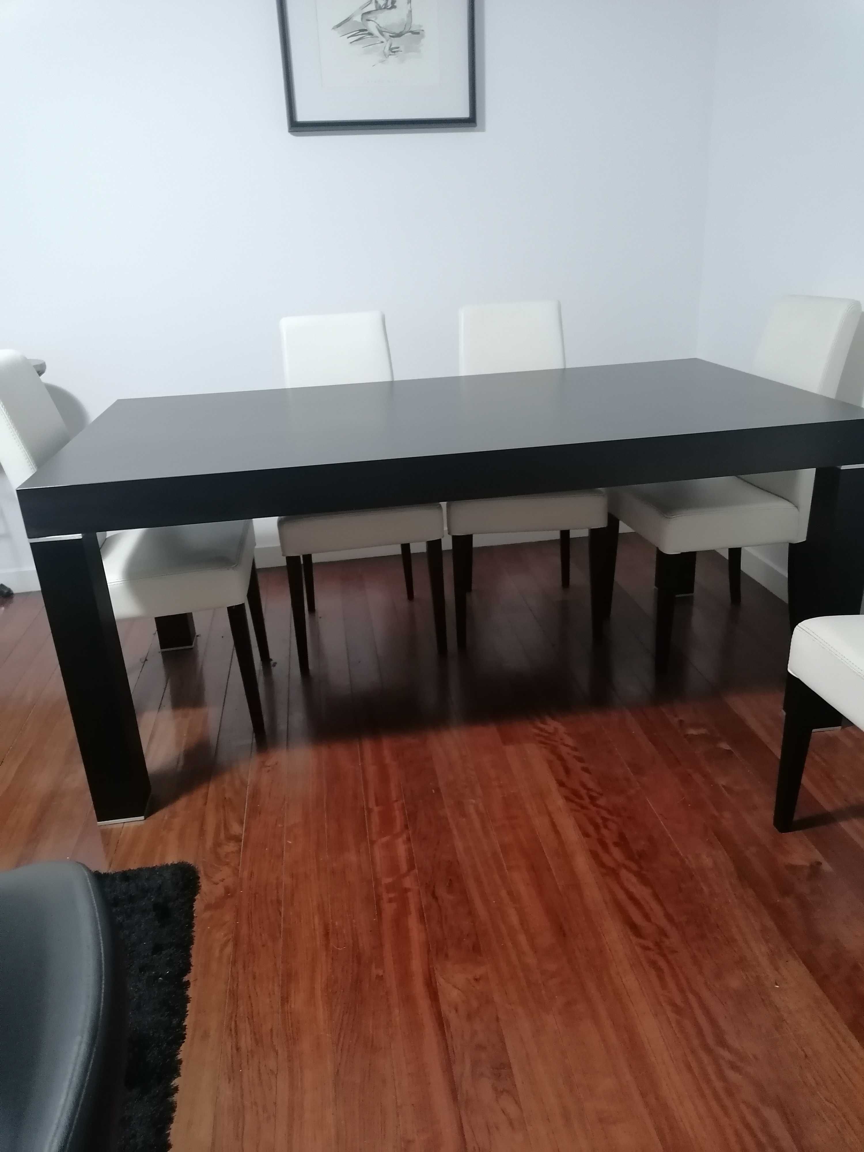 Mesa de sala de jantar