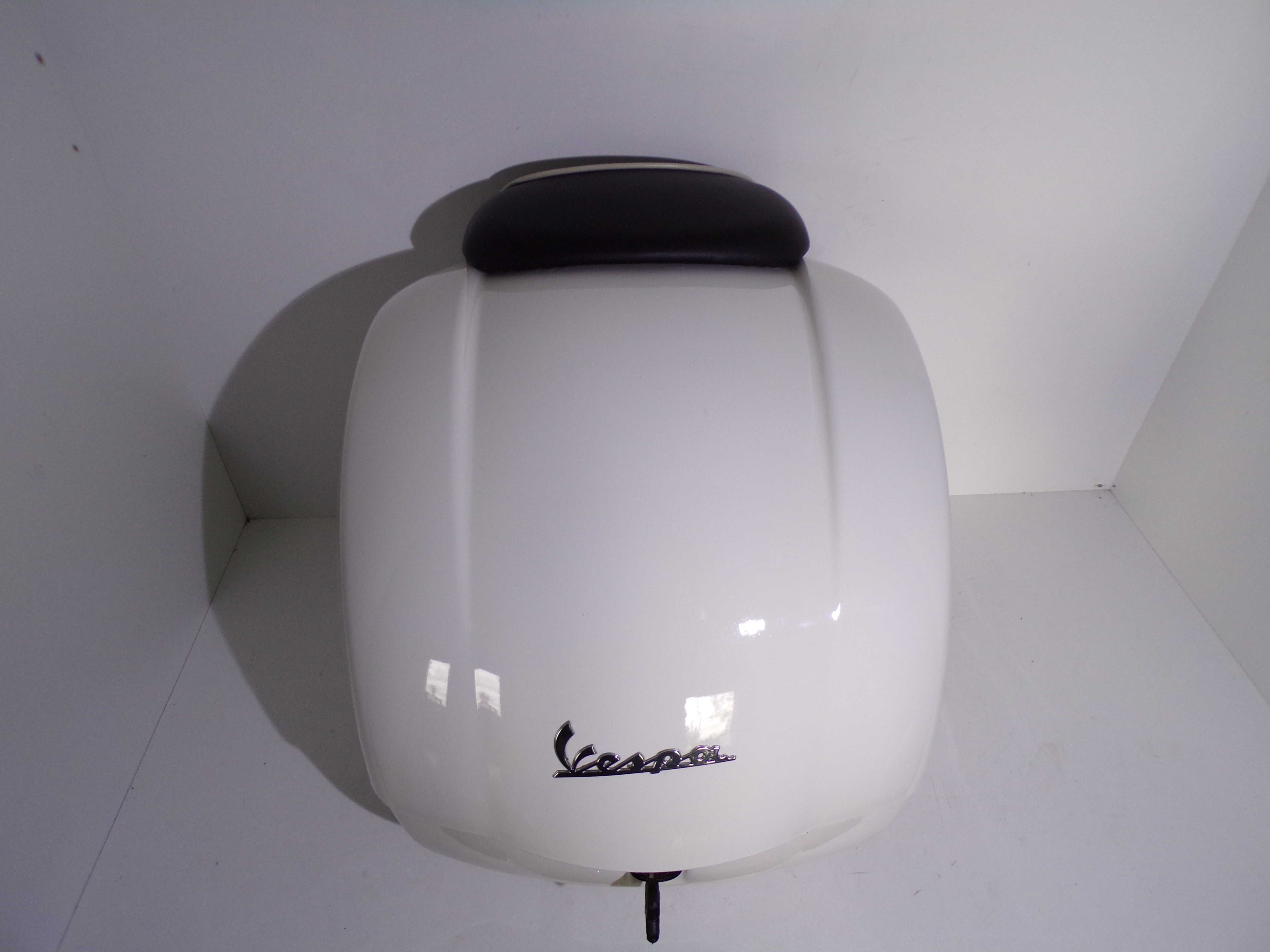 VESPA Kufer Z Oparciem Do Modelu GTS Super Od 2023r. Bianco 544