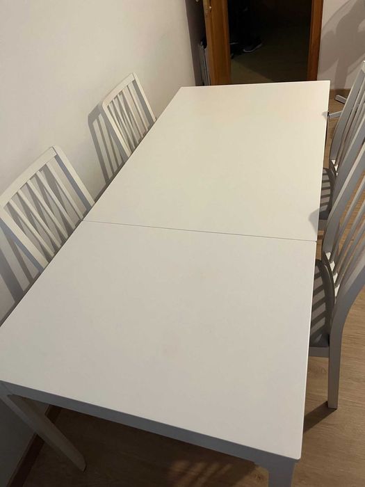 Mesa de jantar expansível e 4 cadeiras Ekedalen Ikea