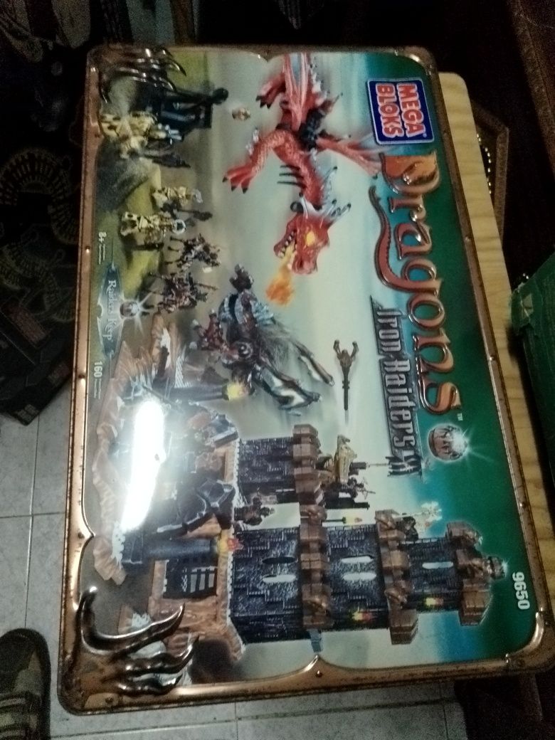 Brinquedo Dragons Mega Blocks para montagem