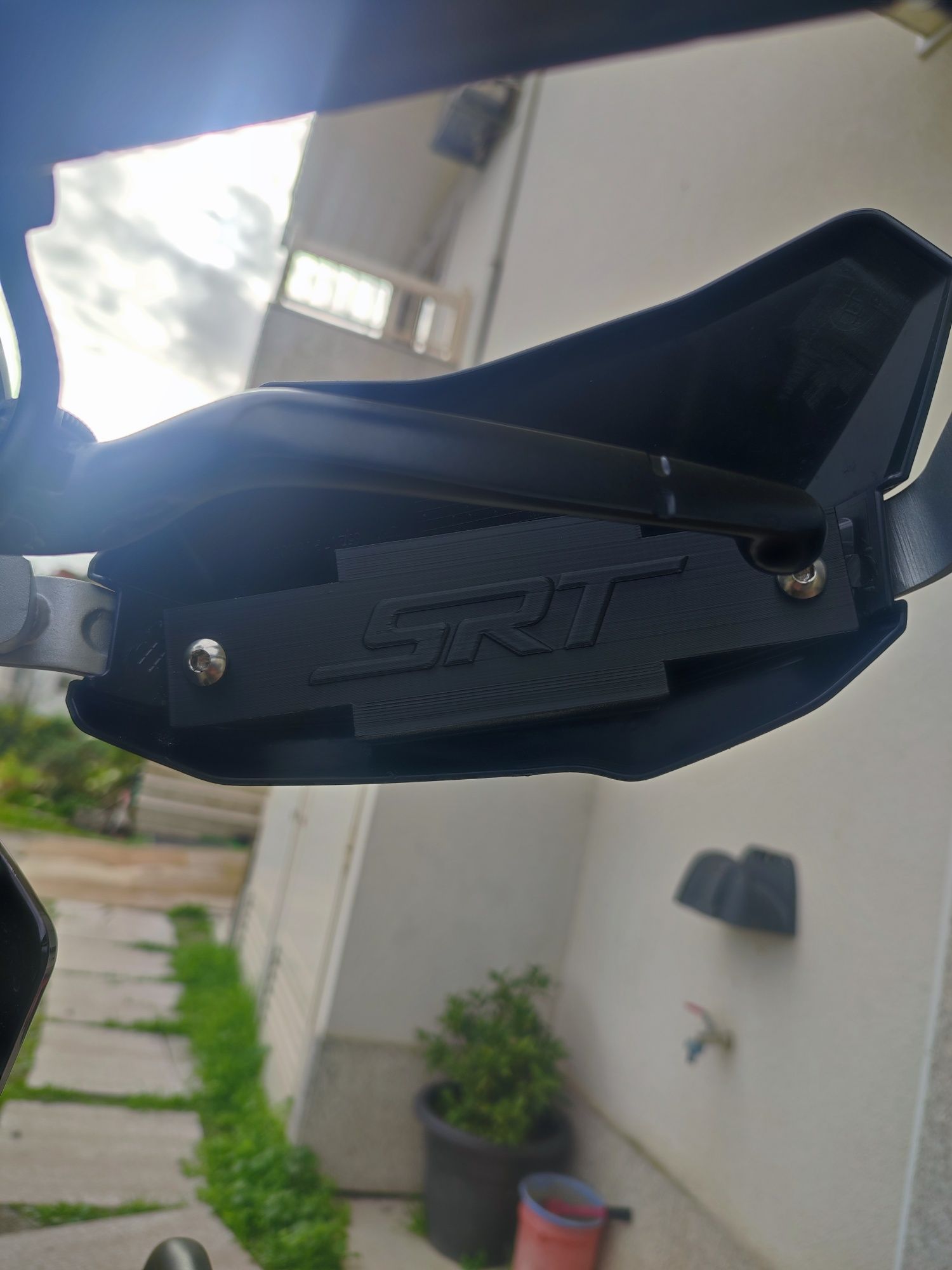 Box para via verde QJ Motor SRT (protector punho)