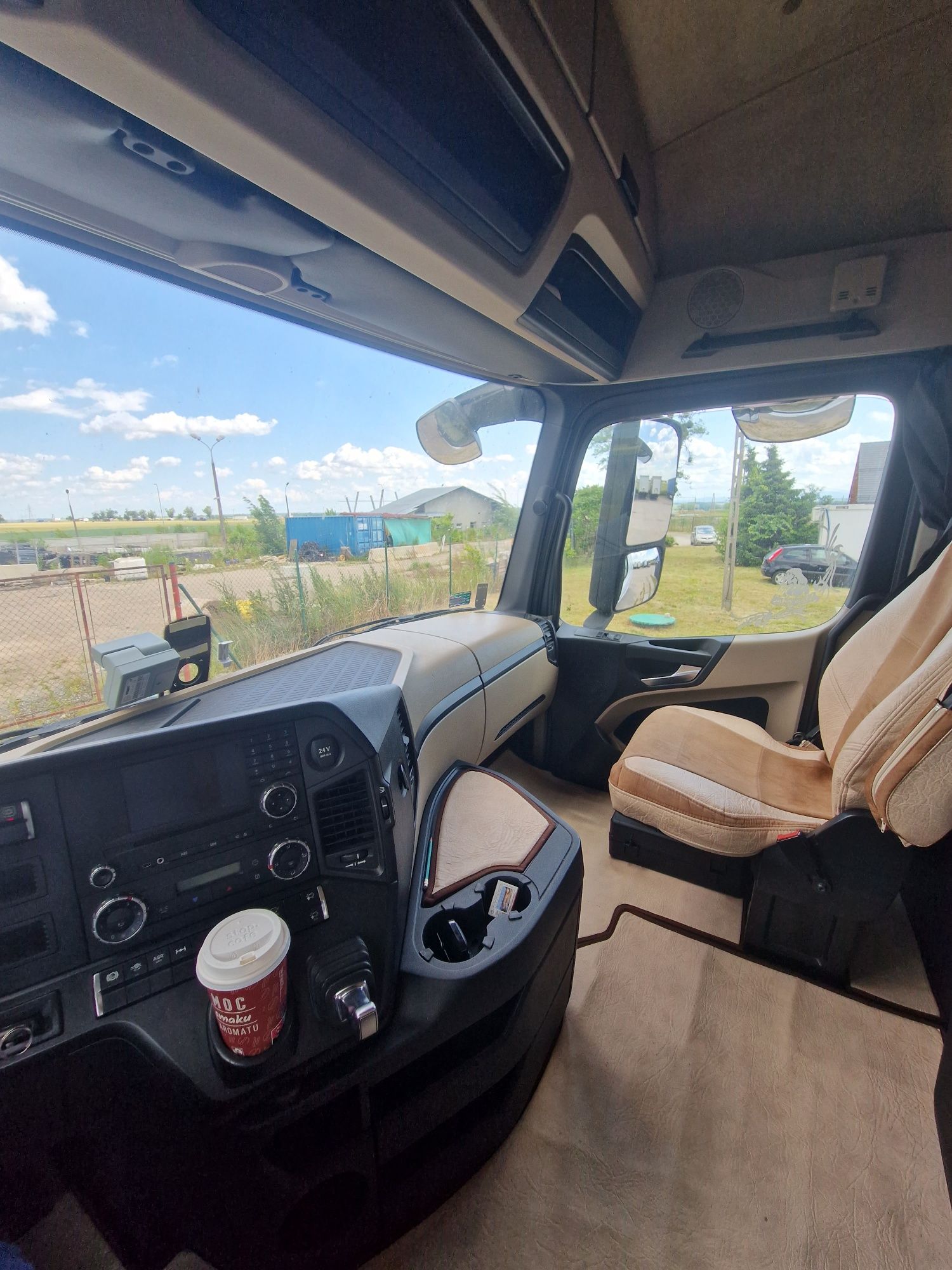 Mercedes Actros mp4