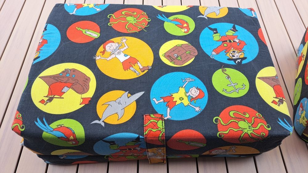 Fotelik gąbkowy z materacem