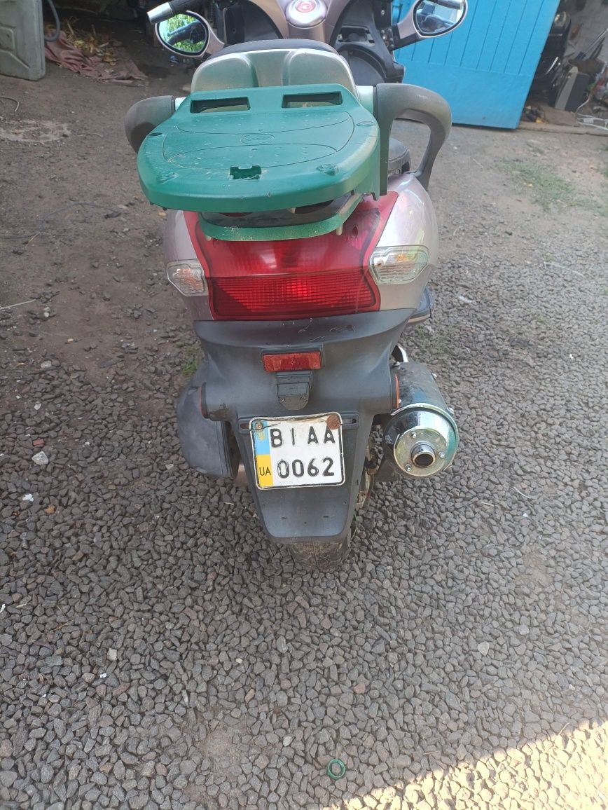 Продам максі скутер 250