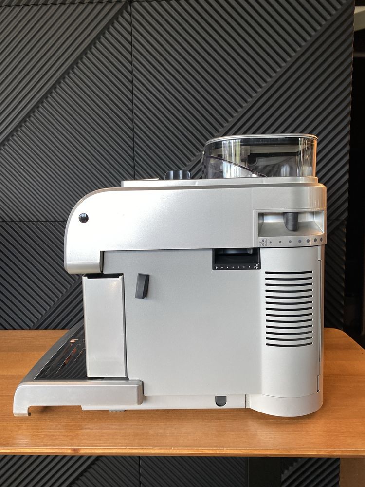 Кавоварка Philips Saeco Royal One Touch Cappuccino
