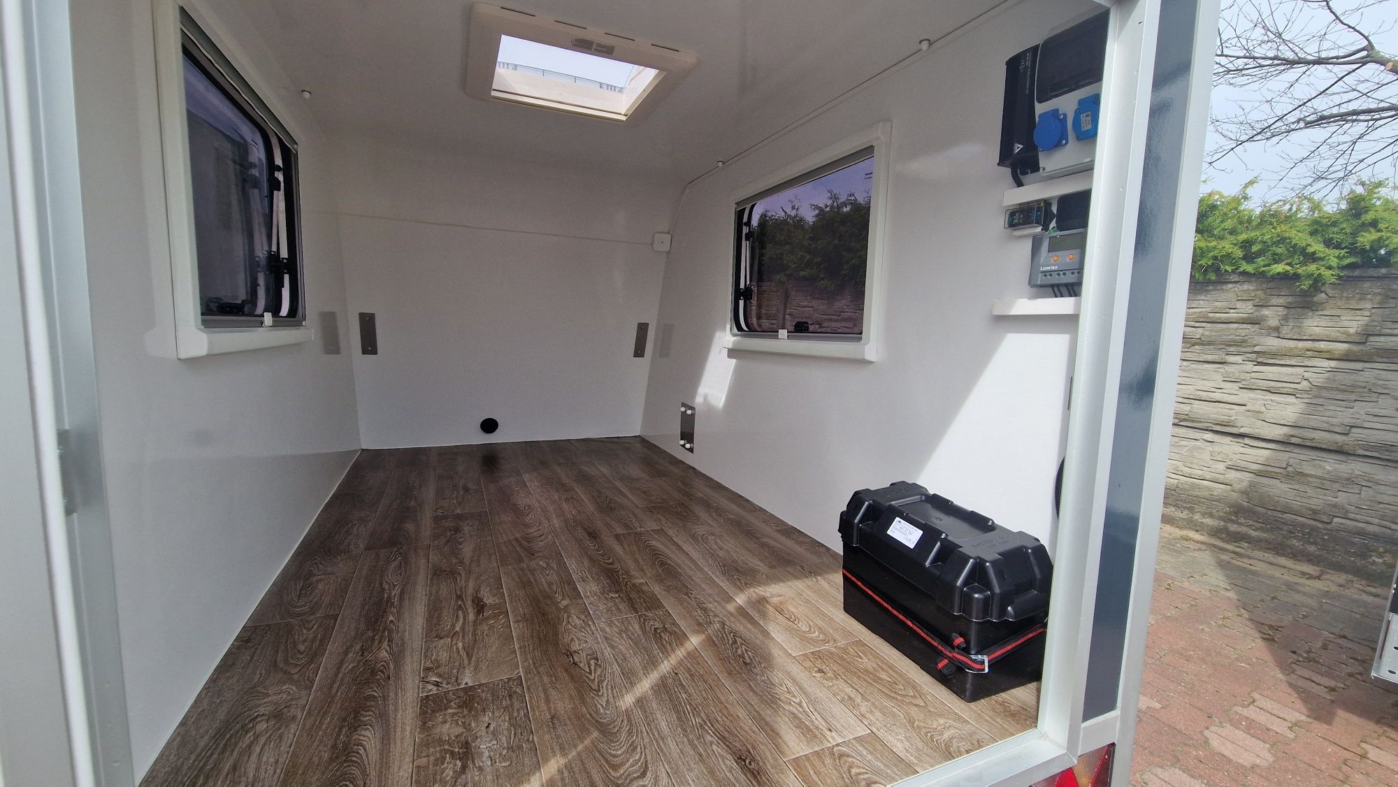 Minikemping Microcamp teardrop mała przyczepa wyprawowa